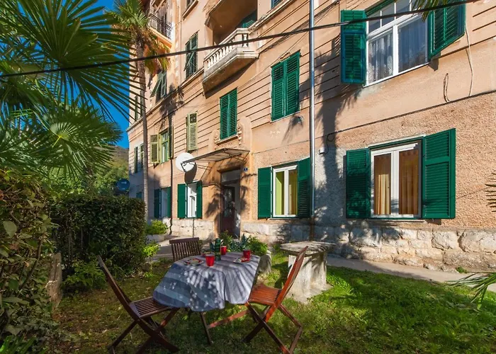 Emillia By Interhome Apartman